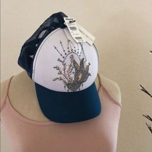 blue mesh back hat
